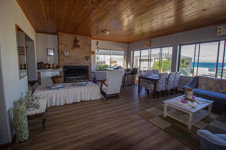 4 Bedroom Property for Sale in Franskraal Western Cape